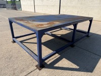APPROX. 2500mm X 1500mm X 770mm METAL WORK BENCH / STAND