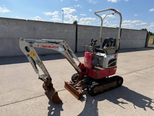 TAKEUCHI TB210R 1 TON MICRO DIGGER