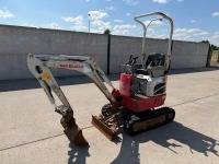 TAKEUCHI TB210R 1 TON MICRO DIGGER