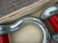 WOODEN CRATE TO INC. APPROX. 34No. ASSORTED UNUSED SHACKLES - 4