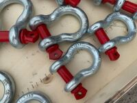 WOODEN CRATE TO INC. APPROX. 34No. ASSORTED UNUSED SHACKLES - 5