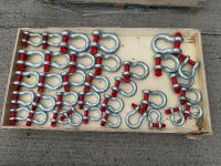 WOODEN CRATE TO INC. APPROX. 34No. ASSORTED UNUSED SHACKLES