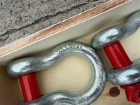 WOODEN CRATE TO INC. APPROX. 34No. ASSORTED UNUSED SHACKLES - 2