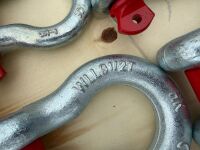 WOODEN CRATE TO INC. APPROX. 34No. ASSORTED UNUSED SHACKLES - 3