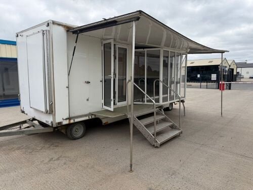 FAST TOW EXHIBITION TRAILER