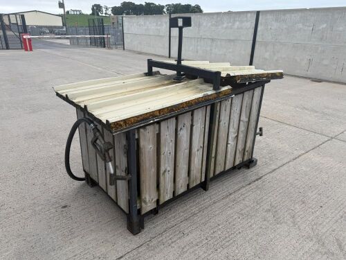 APPROX. 300 LITRE GRAVITY FEED STATIC FUEL BOWSER