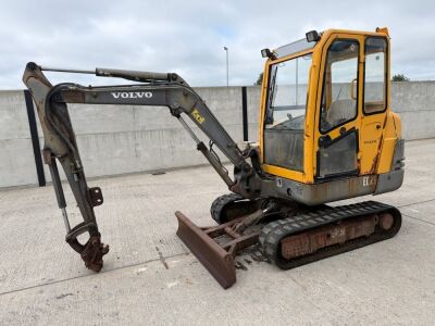 VOLVO EC25 2.5 TON MINI DIGGER