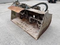 BOBCAT 600 MIXER BUCKET - 6