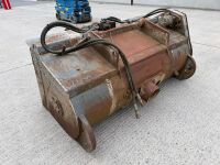 BOBCAT 600 MIXER BUCKET - 8