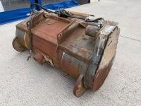 BOBCAT 600 MIXER BUCKET - 10
