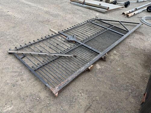 APPROX. 17FT X 6FT SLIDING METAL GATE - NO RAILS OR POSTS