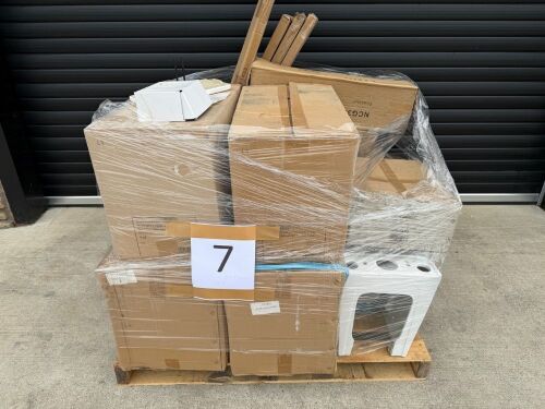 PALLET TO INC. ASSORTMENT OF TOILETS, CISTERNS, BACK TO WALL TOIELTS & CISTERNS
