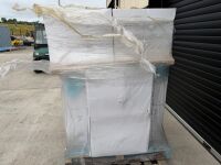 PALLET TO INC. APPROX. 16No. 600MM TWO HOLE BASINS - 4