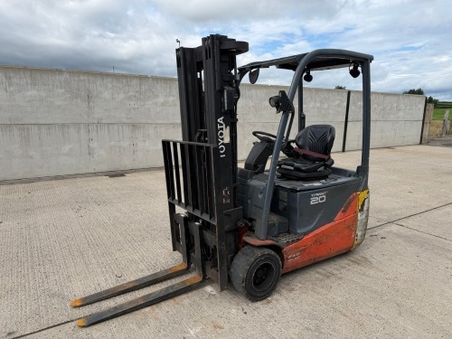 TOYOTA E20T 2 TON BATTERY OPERATED FORKLIFT