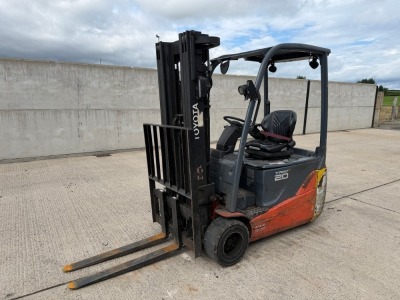 TOYOTA E20T 2 TON BATTERY OPERATED FORKLIFT
