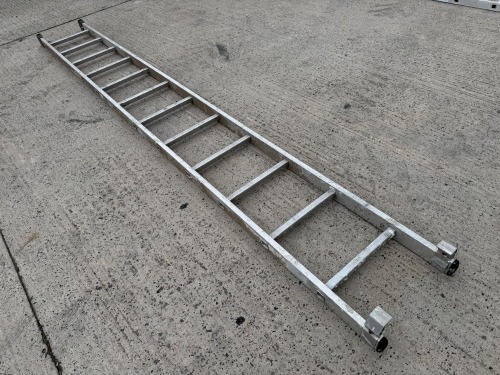 12 TREAD ALUMINIUM SINGLE LADDER