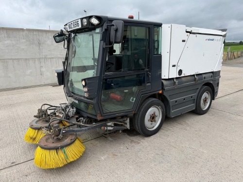 SCHMIDT COMPACT SWINGO 200 5 TON ROAD LEGAL SWEEPER