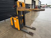 JUNGHEINRICH 24v BATTERY OPERATED HIGH LIFT PALLET TRUCK - 13