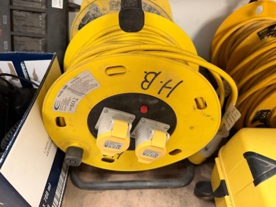 APPROX. 50m 110v EXTENSION LEAD