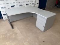 APPROX. 1600mm RIGHT HAND CORNER DESK & DESK HIGH PEDESTAL