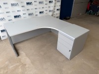 APPROX. 1600mm RIGHT HAND CORNER DESK & DESK HIGH PEDESTAL - 2