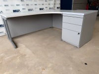 APPROX. 1600mm RIGHT HAND CORNER DESK & DESK HIGH PEDESTAL - 3