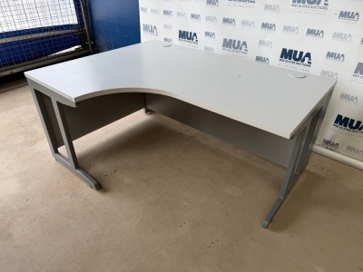 APPROX. 1600mm LEFT HAND CORNER DESK