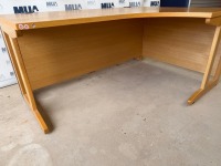 APPROX. 1600mm RIGHT HAND CORNER DESK - 3