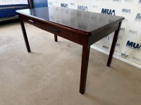 APPROX. 1360mm DARK WOOD VENEER WRITING DESK/CONSOLE TABLE WITH DRAWERS - 4