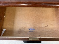 APPROX. 1360mm DARK WOOD VENEER WRITING DESK/CONSOLE TABLE WITH DRAWERS - 7