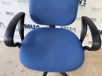 OPERATORS SWIVEL CHAIR - 3