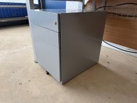 APPROX. 1600mm STRAIGHT DESK & UNDER COUNTER PEDESTAL - 5