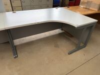 APPROX. 1600mm RIGHT HAND CORNER DESK - 2