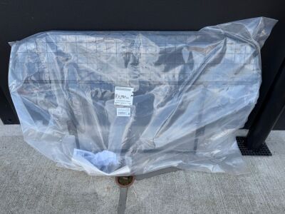 UNUSED MESH DIVIDE TO SUIT BMW X5