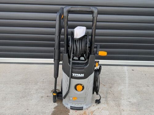 TITAN 240v POWER WASHER