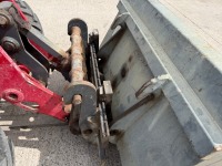 WEIDEMANN 2070 CX COMPACT ARTICULATED DIESEL WHEELED LOADER - 12