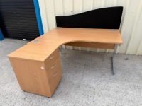APPROX. 1600mm LEFT HAND CORNER DESK & DESK HIGH PEDESTAL - 4