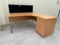APPROX. 1600mm RIGHT HAND CORNER DESK & DESK HIGH PEDESTAL - 3