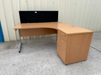 APPROX. 1600mm RIGHT HAND CORNER DESK & DESK HIGH PEDESTAL - 4