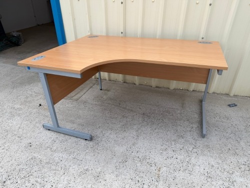 APPROX. 1600mm LEFT HAND CORNER DESK