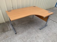 APPROX. 1600mm RIGHT HAND CORNER DESK - 2