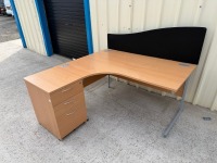 APPROX. 1600mm LEFT HAND CORNER DESK & DESK HIGH PEDESTAL - 3