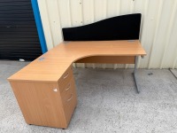 APPROX. 1600mm LEFT HAND CORNER DESK & DESK HIGH PEDESTAL - 4