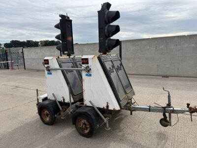 PIKE XL SOLAR POWERED TRAFFIC LIGHTS