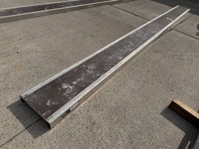 APPROX. 6m ALUMINIUM STAGING BOARD
