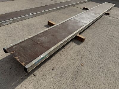 APPROX. 6m ALUMINIUM STAGING BOARD