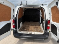 VAUXHALL COMBO 2300 EDITION L2 H1 1.5 TD 100PS&nbsp; - 16