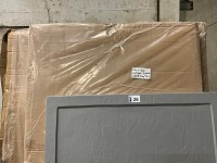 APPROX. 1100 & 900 WETROOM SCREENS AND 16x 9 GREY TRAY - 2