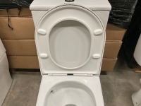 CALI COMFORT HEIGHT RIMLESS FULLY BACK-TO-WALL C PAN & SOFT CLOSE SEAT - 5