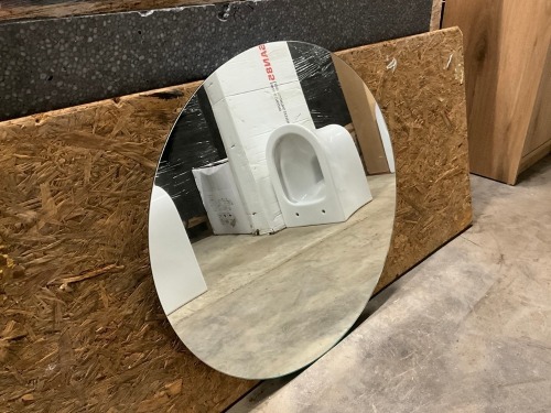 Battery Powered 600mm Round LED Mirror (Requires 8 x AA Batteries)